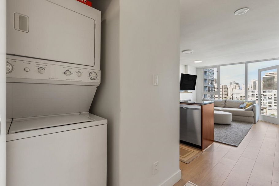 1102 822 Seymour Street Vancouver, BC - 11