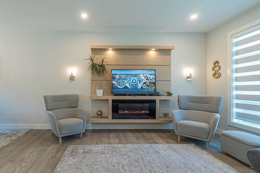 11 933 Premier Street North Vancouver, BC - 3