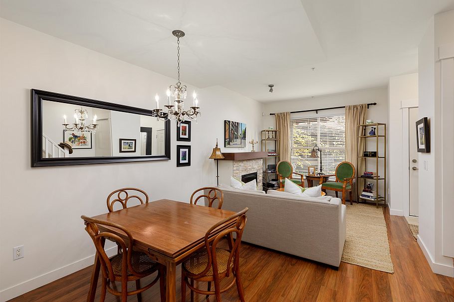 4 307 E 15th Street North Vancouver, BC - 6