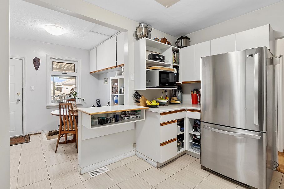 4833 Henry Street Vancouver, BC - 20