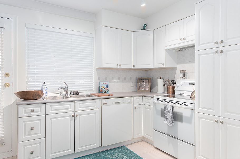 202 788 W 8th Avenue Vancouver, BC - 19