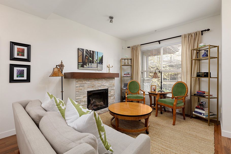 4 307 E 15th Street North Vancouver, BC - 7