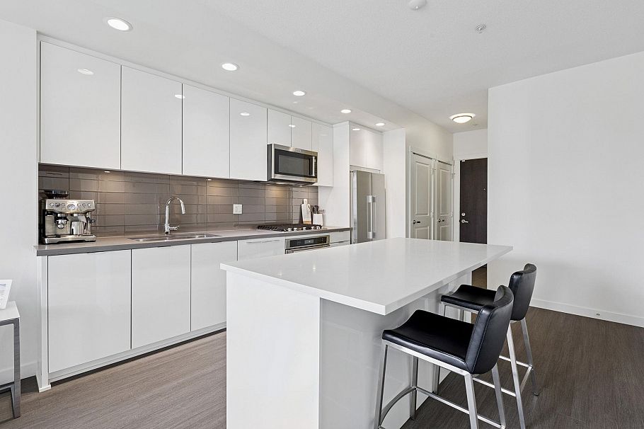 501 277 W 1st Street North Vancouver, BC - 6