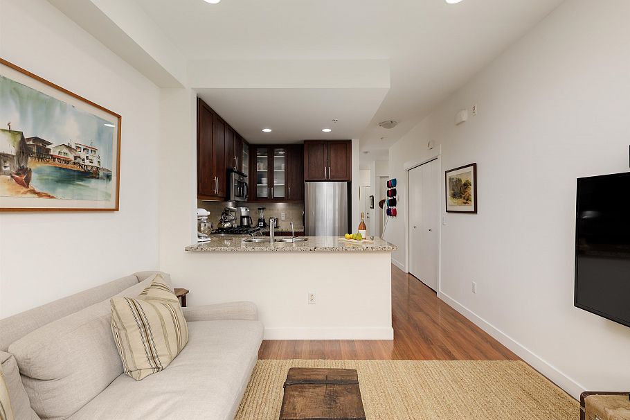 4 307 E 15th Street North Vancouver, BC - 20