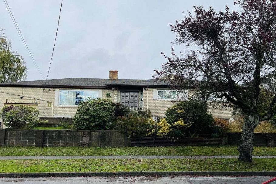 753 E 55th Avenue Vancouver, BC - 1