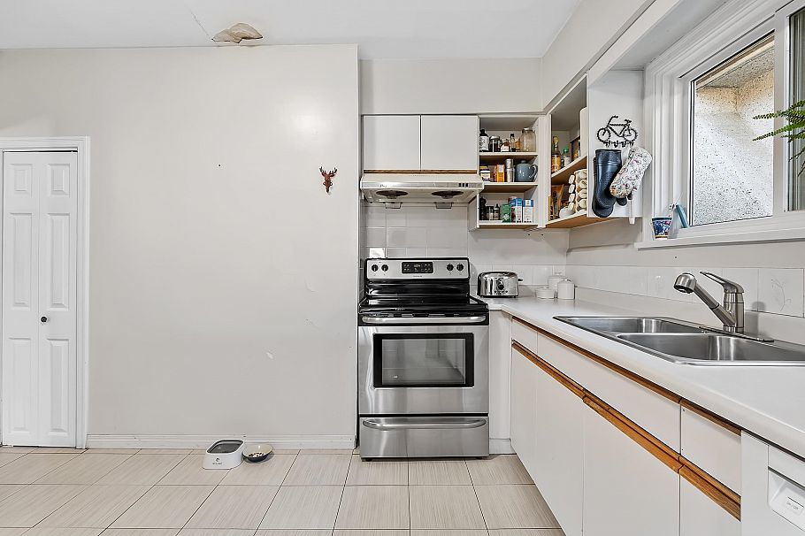 4833 Henry Street Vancouver, BC - 18