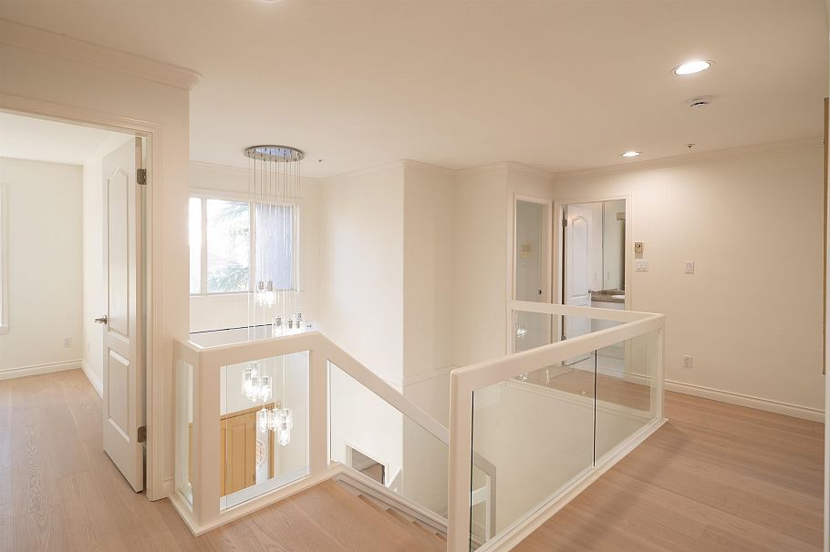 3565 W 29th Avenue Vancouver, BC - 12