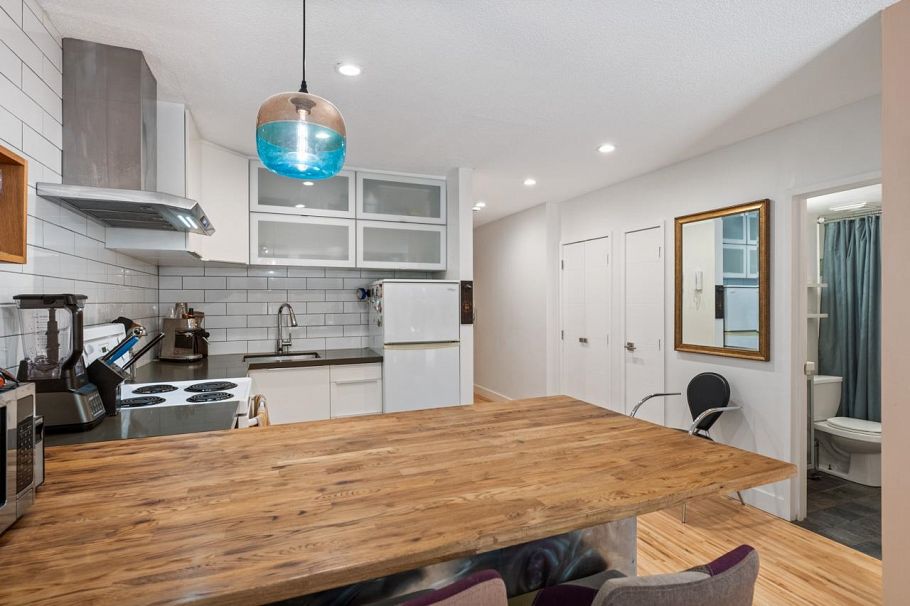 109 36 E 14th Avenue Vancouver, BC - 11