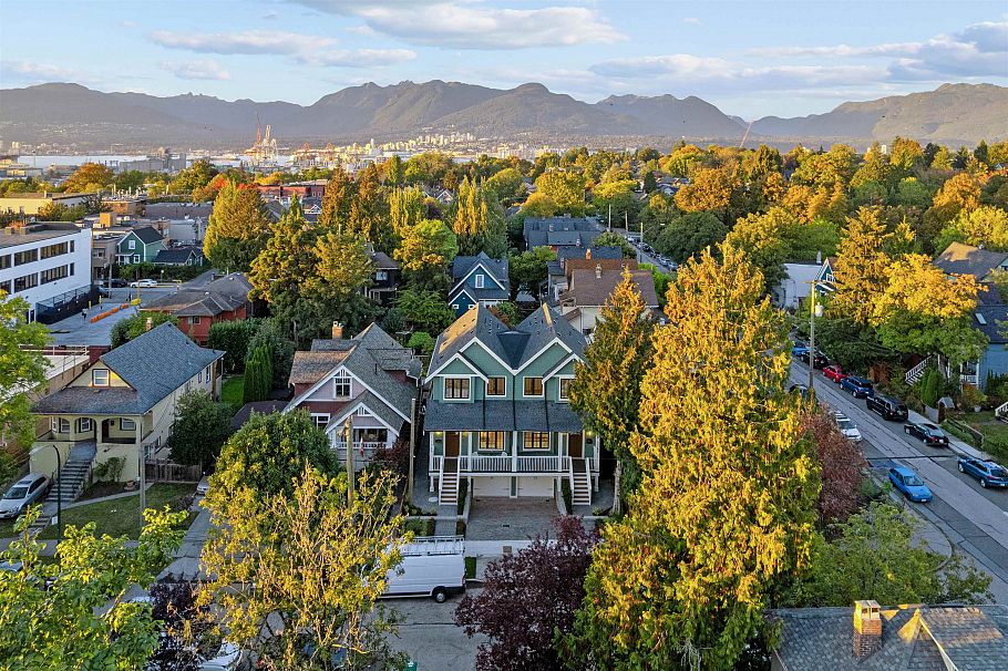 1 1765 Graveley Street Vancouver, BC - 36