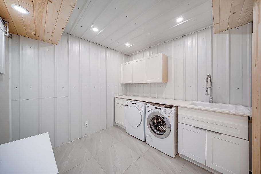 867 Frederick Road North Vancouver, BC - 32