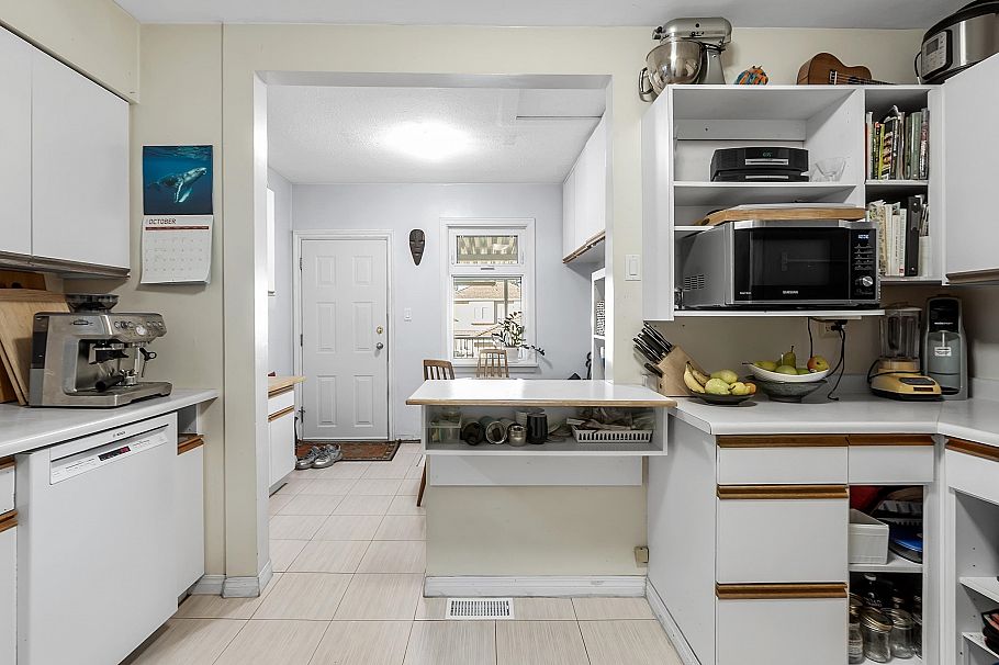 4833 Henry Street Vancouver, BC - 21