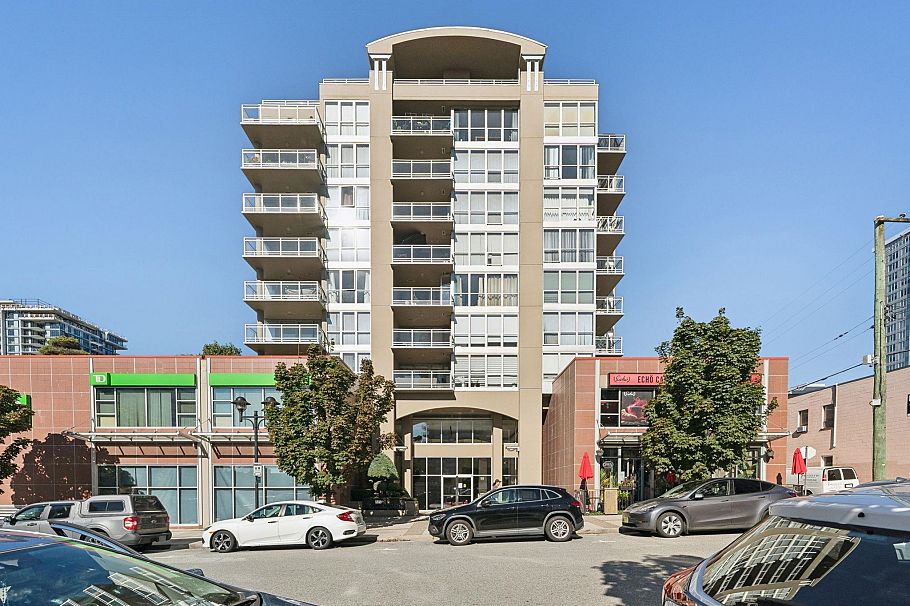 601 108 E 14th Street North Vancouver, BC - 3