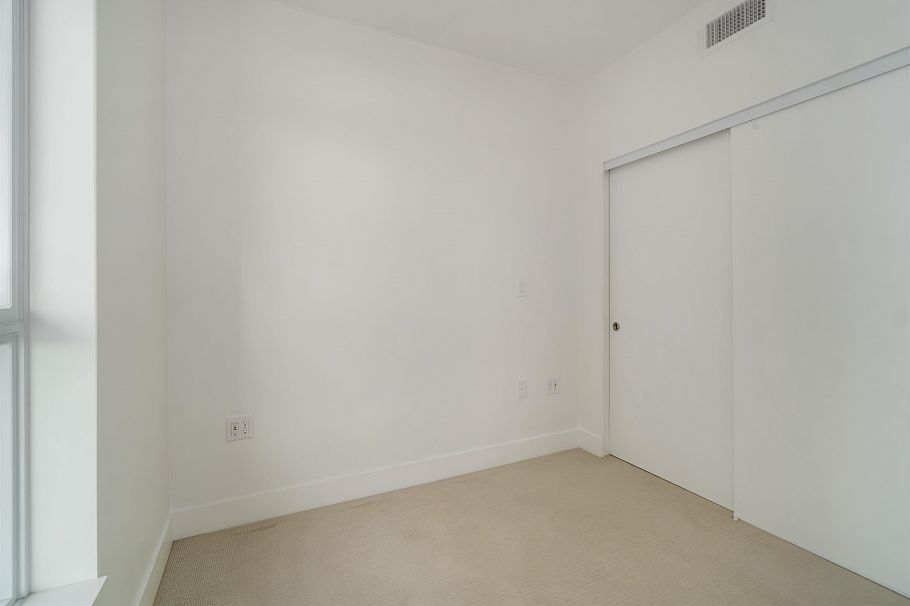 808 3581 E Kent Avenue North Vancouver, BC - 17