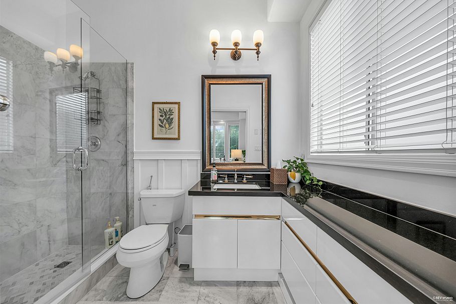 1285 W 47th Avenue Vancouver, BC - 27