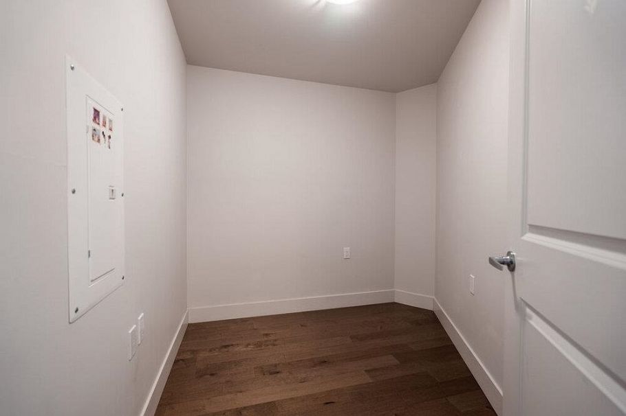 202 857 W 15th Street North Vancouver, BC - 19