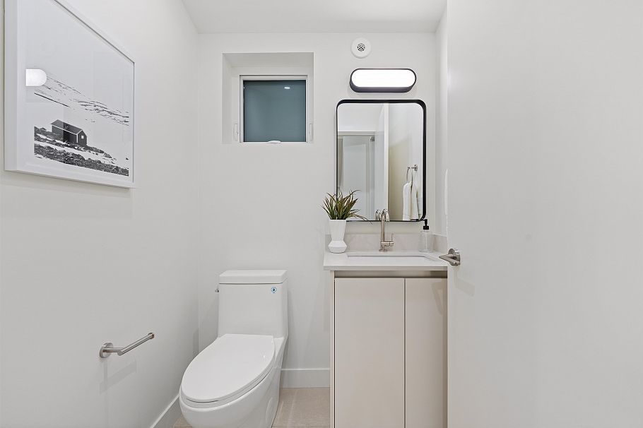 1 1632 E 21st Avenue Vancouver, BC - 23