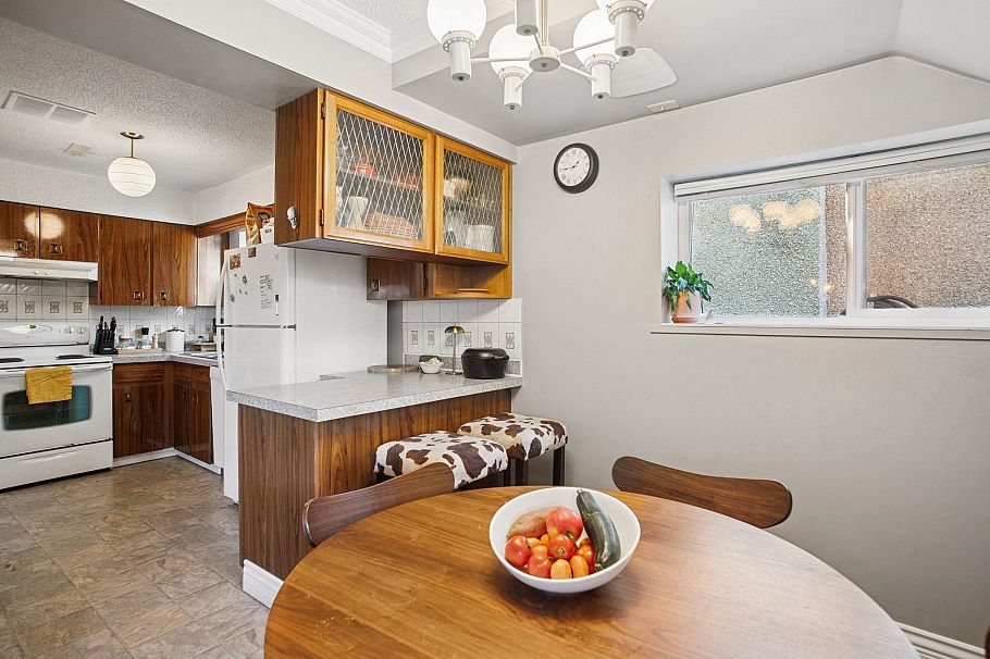 2790 Napier Street Vancouver, BC - 28