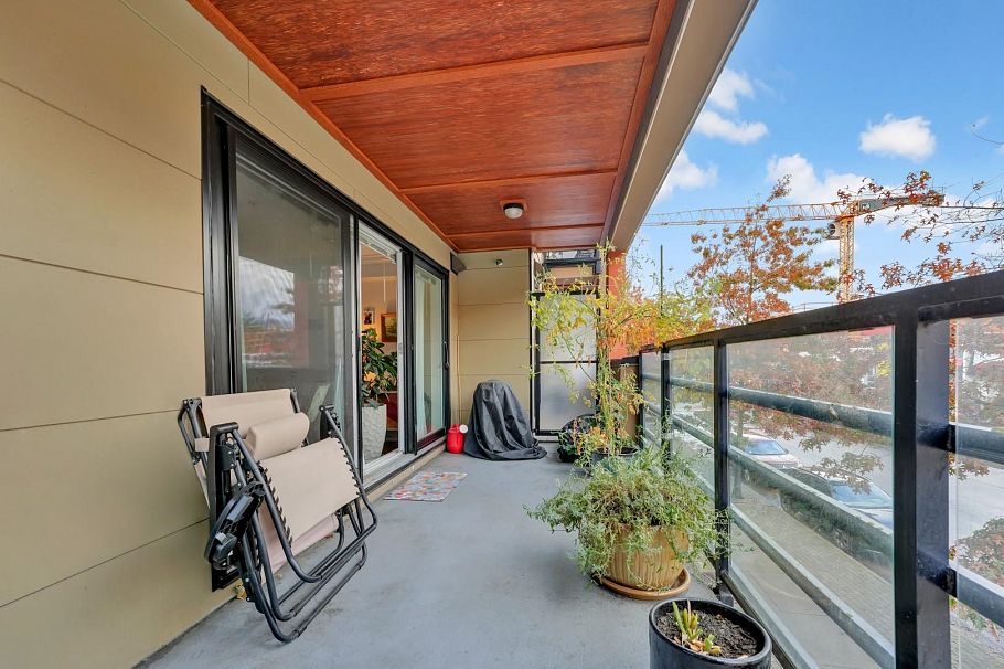 202 857 W 15th Street North Vancouver, BC - 29