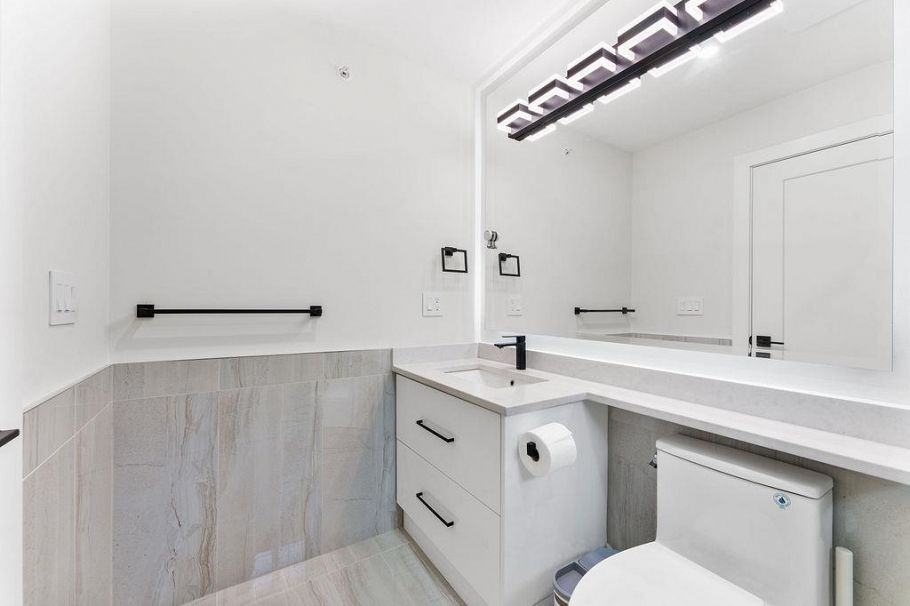 1766 E 64th Avenue Vancouver, BC - 21