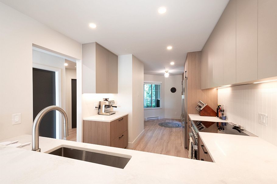 403 1050 Bowron Court North Vancouver, BC - 4