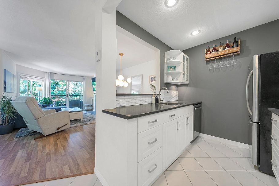 214 555 W 14th Avenue Vancouver, BC - 5