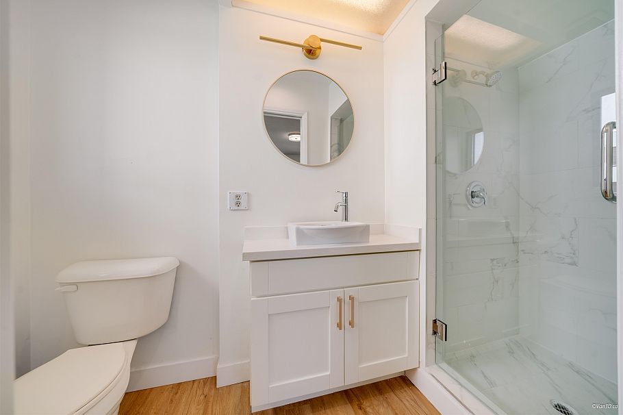 4565 W 9th Avenue Vancouver, BC - 26