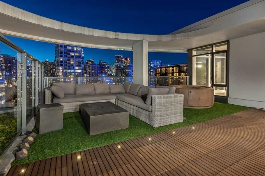 2015 68 SMITHE STREET, Vancouver BC V6B 0P4 Vancouver, BC - 14