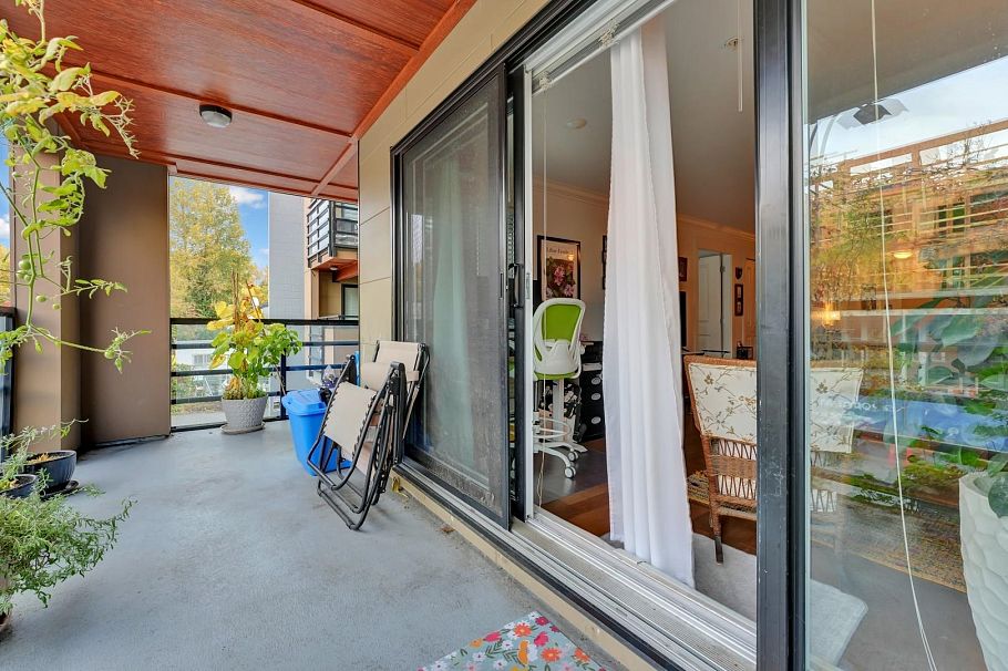 202 857 W 15th Street North Vancouver, BC - 31