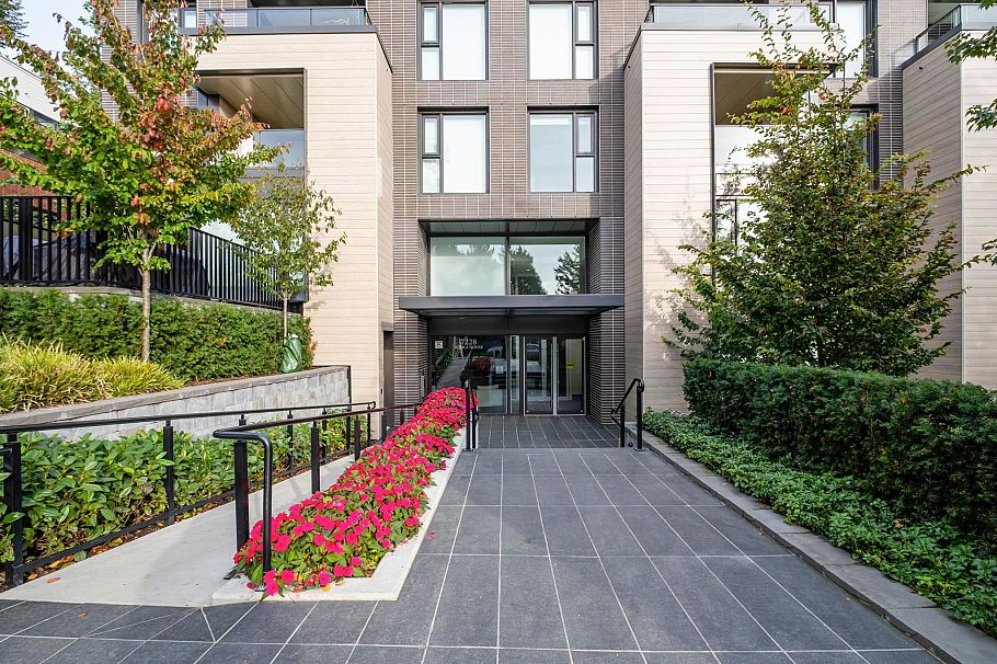 611 7228 Adera Street Vancouver, BC - 2