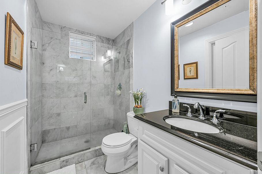 1285 W 47th Avenue Vancouver, BC - 33