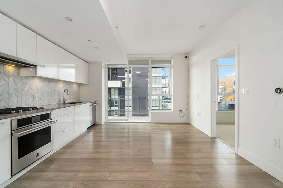 808 3581 E Kent Avenue North Vancouver, BC - 6