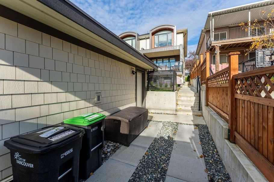 1766 E 64th Avenue Vancouver, BC - 34