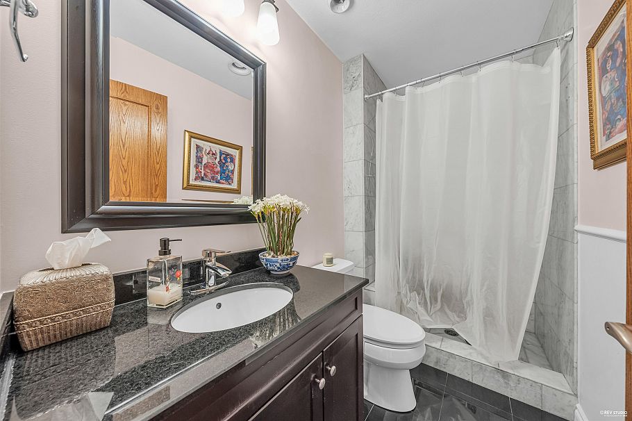 1285 W 47th Avenue Vancouver, BC - 31