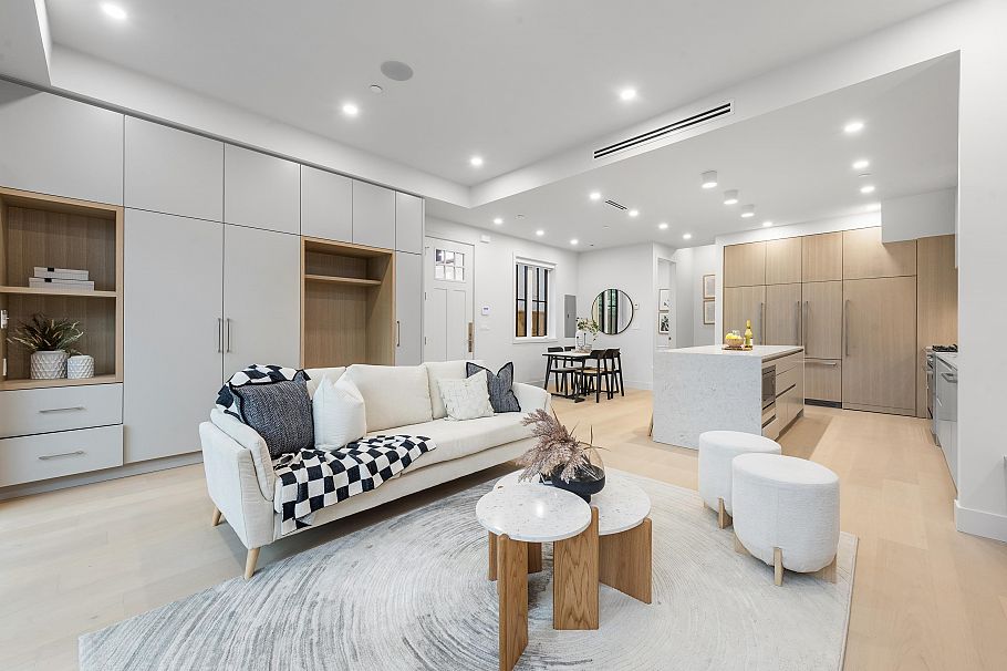 2134 E 10th Avenue Vancouver, BC - 1