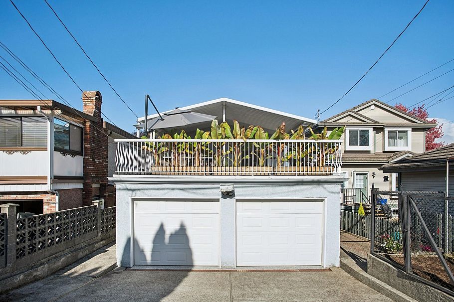 2790 Napier Street Vancouver, BC - 34