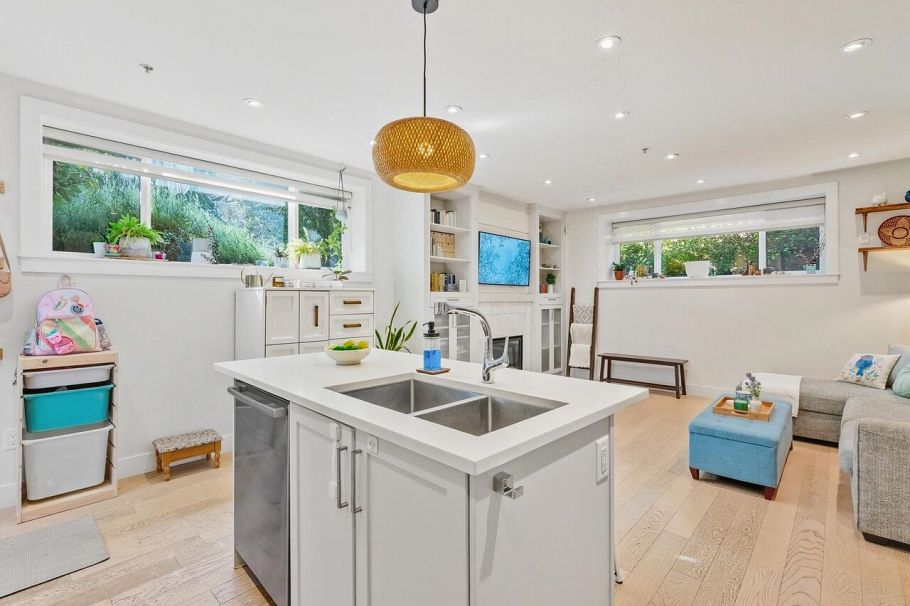 165 W 14th Avenue Vancouver, BC - 8