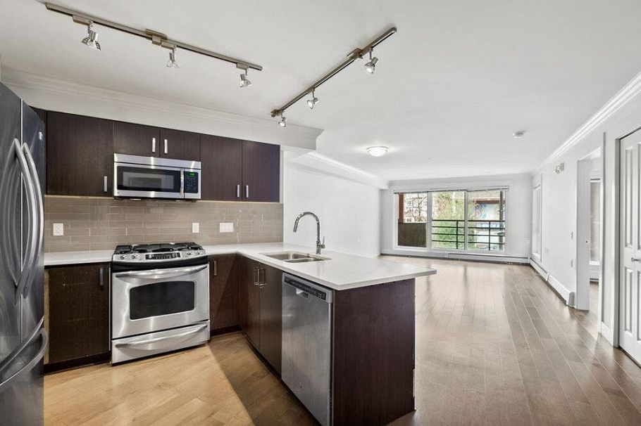 202 857 W 15th Street North Vancouver, BC - 5