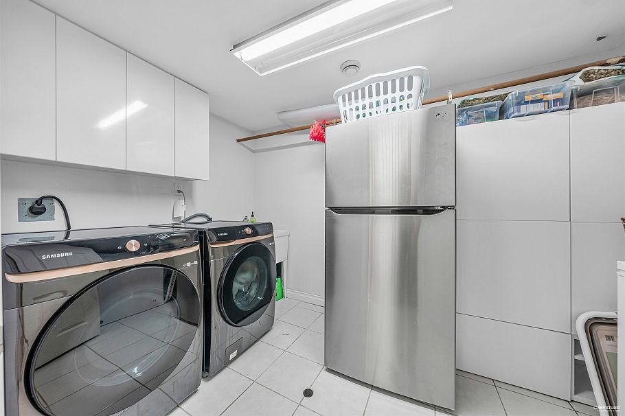 1285 W 47th Avenue Vancouver, BC - 36