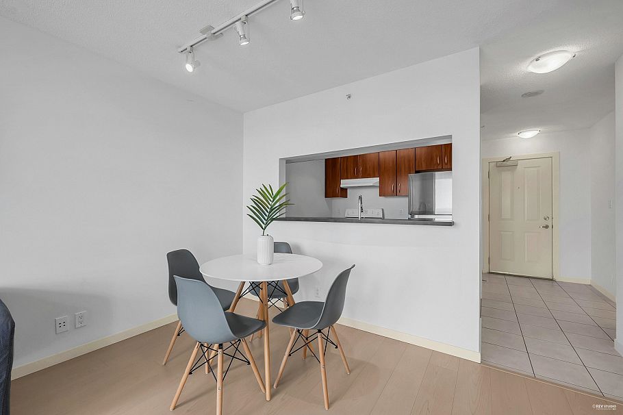 2008 3663 Crowley Drive Vancouver, BC - 6