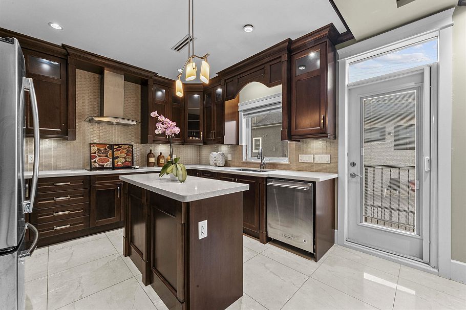 455 E 60th Avenue Vancouver, BC - 10