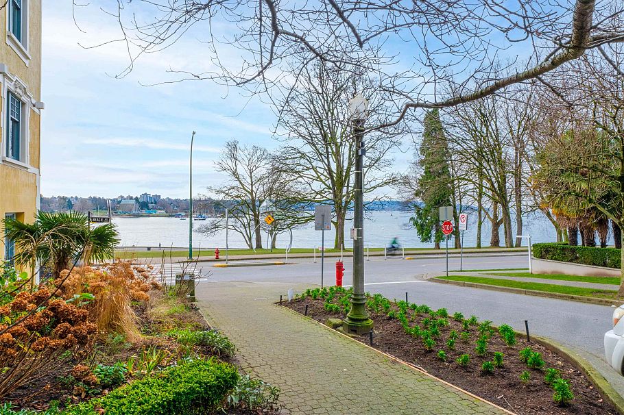 50 1386 Nicola Street Vancouver, BC - 23