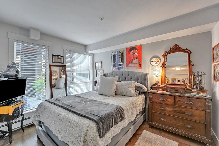 202 857 W 15th Street North Vancouver, BC - 35