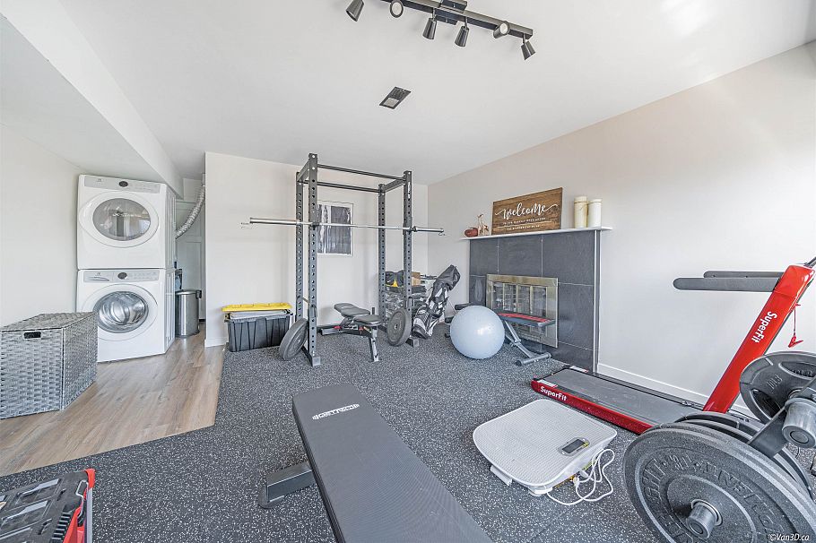 2131 Fraserview Drive Vancouver, BC - 16