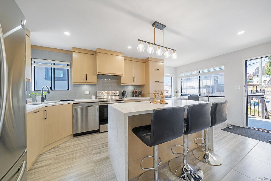 2131 Fraserview Drive Vancouver, BC - 6