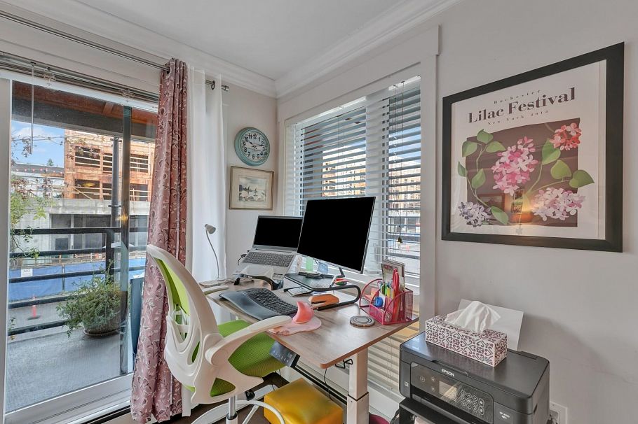 202 857 W 15th Street North Vancouver, BC - 28