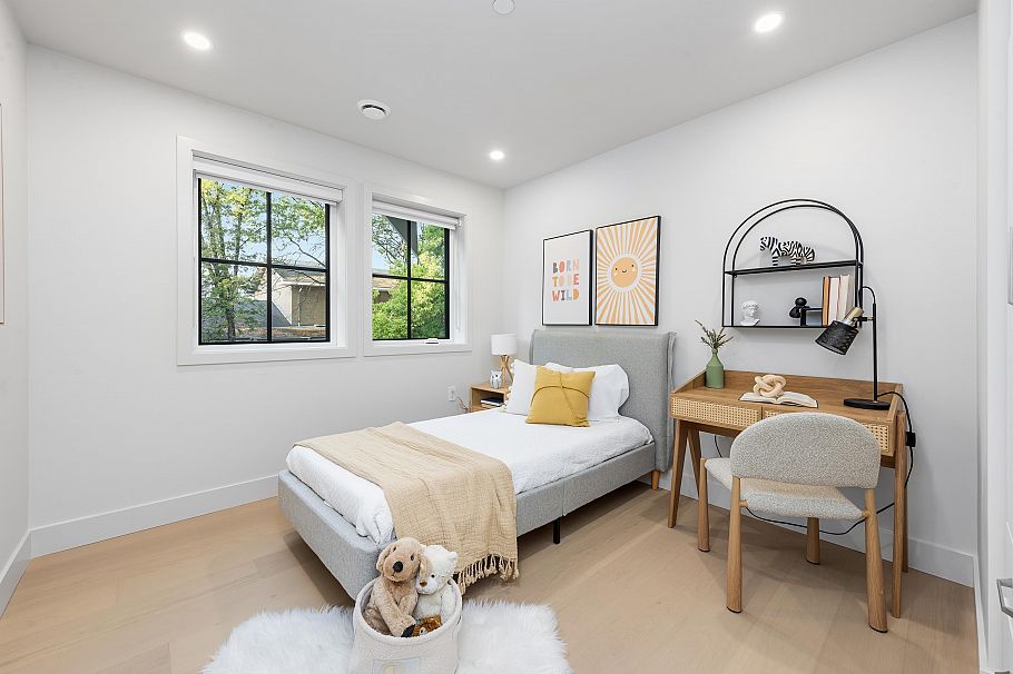 2136 E 10th Avenue Vancouver, BC - 26