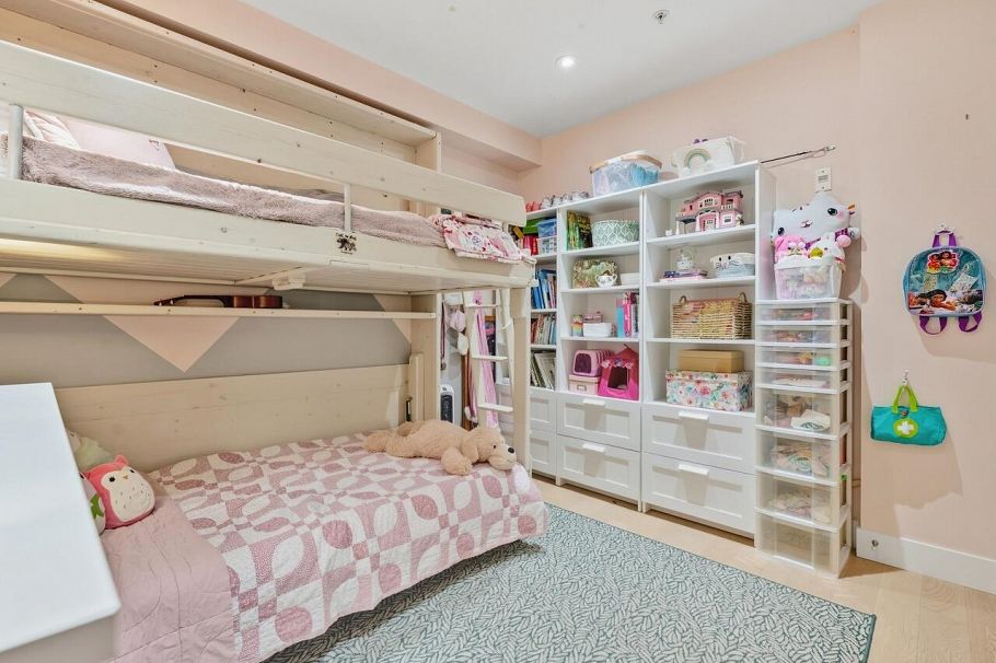 165 W 14th Avenue Vancouver, BC - 18