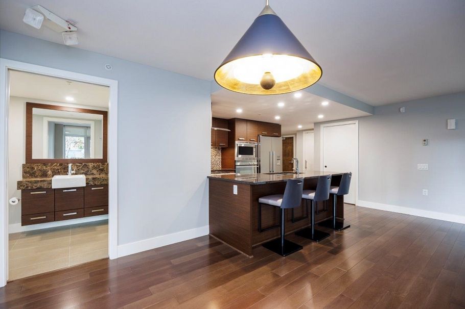 108 210 W 13th Street North Vancouver, BC - 11