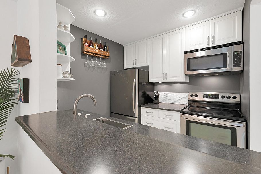 214 555 W 14th Avenue Vancouver, BC - 8