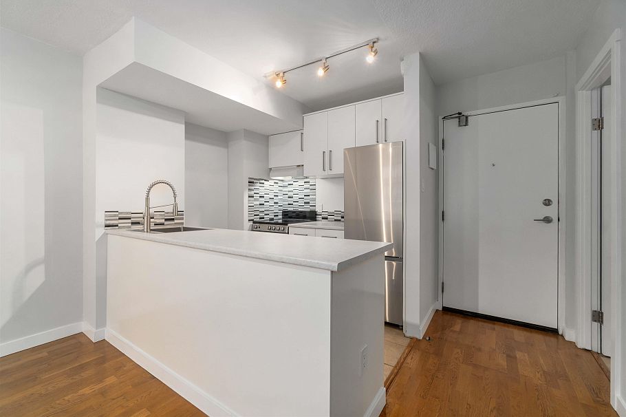 808 1333 Hornby Street Vancouver, BC - 2